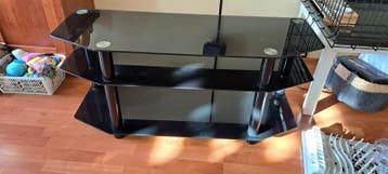 Gratis TV meubel van zwart glas
