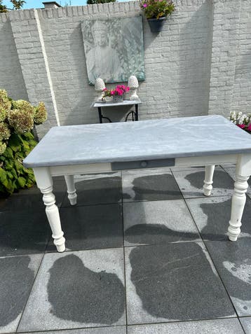 Tafel met lade - grijs blad, witte poten