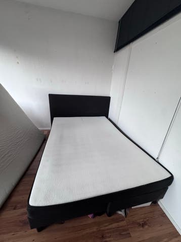 Tweepersoons boxspring 140 x 200