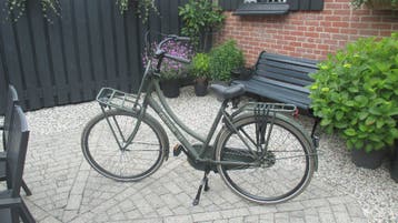 Cortina oma Transport fiets. GERESERVEERD.