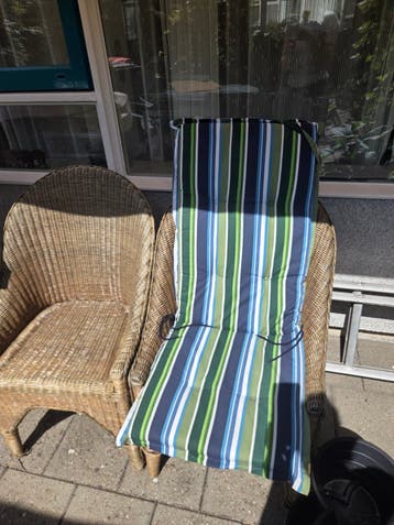 Gratis 4 rieten tuinstoelen inclusief 2 soorten tuinkussens