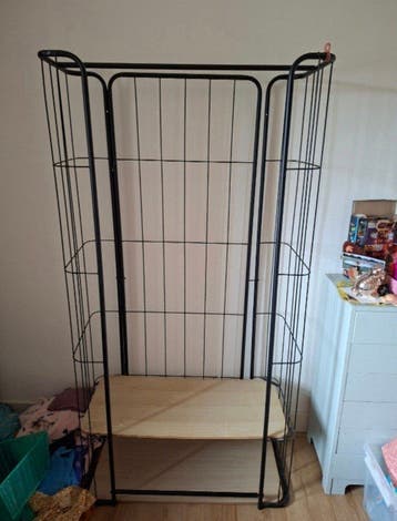 gratis Metalen kledingrek met houten plank - veelzijdig en s