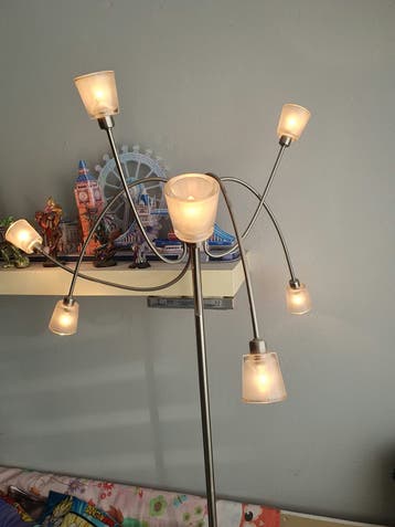 Moderne staande lamp met 6 lichtpunten en dimmer