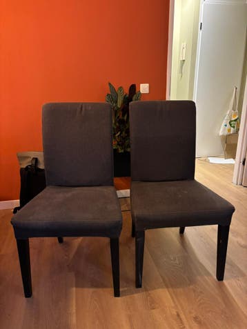 Set van 2 donkergrijze eetkamerstoelen
