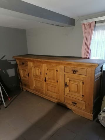 Gratis Eiken Dressoir Kast Kasteelkast