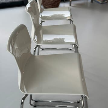 Witte barkrukken