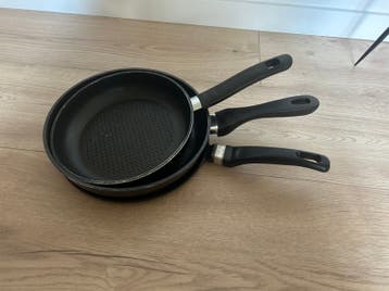 Set van drie koekenpannen