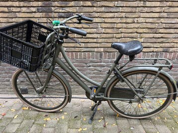 Stevige fiets met krat en slot, frame 50cm, 28 inch