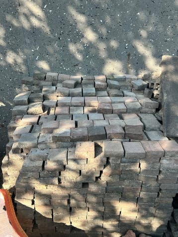 Tuintegels 10x10x4 cm, diverse kleuren, ruim 2000 stuks