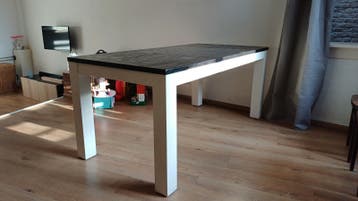 Houten eetkamertafel