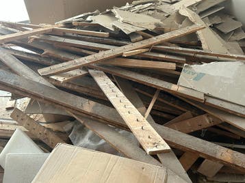 Raggelhout van 120 m2 plafond gratis op te halen