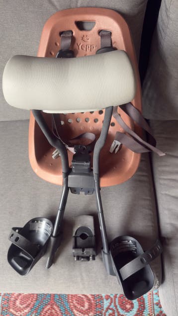 Thule Yepp Mini fietsstoeltje met windscherm