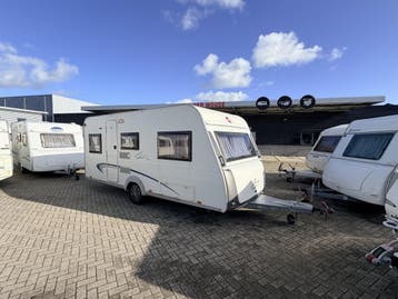 Bürstner Averso 460 TL Enkele bedden, Mover Luif