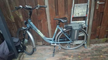 Giant elektrische fiets met 2 accu's en 1 extra
