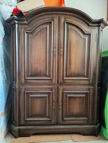 klassieke oude houten kast