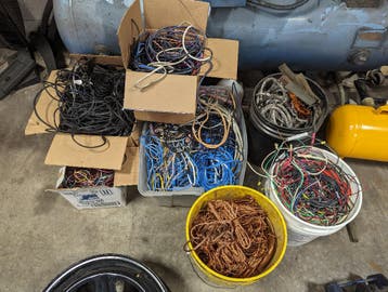Gratis oud metaal ophalen / Wasmachines, accu's en kabels