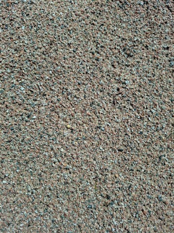 gratis bijna 1 m3 rood graniet (?) split