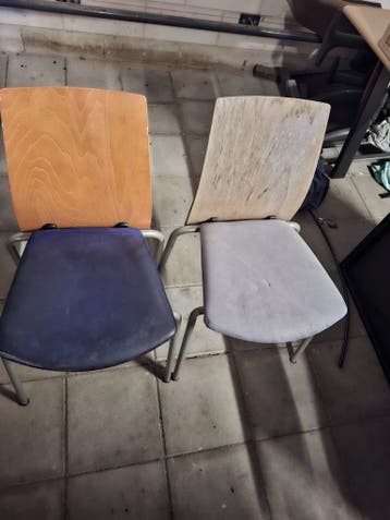2 stoelen gratis af te halen