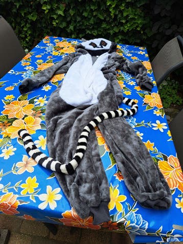 Ringstaartmaki onesie maat M - Grote kindermaat
