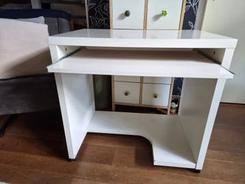 IKEA Computerbureau 77x50 cm met uitschuifbaar blad