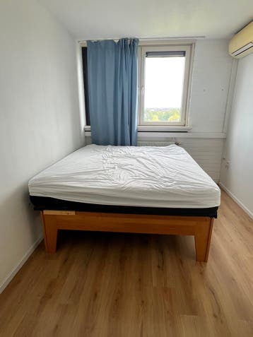 Houten bedframe met matras - 200x200 cm