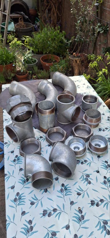 4"/4duims gegalvaniseerde fittingen 16 stuks-ongebruikt