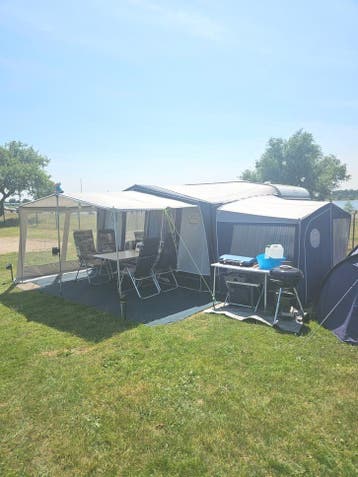 Complete Hobby420 caravan + Isabella voortent/ Luifel/ Erker