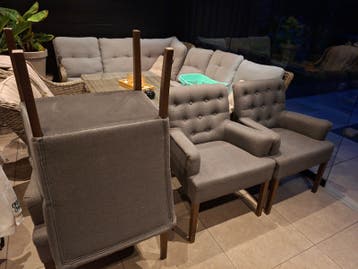 4 comfortabele stoelen gratis af te halen