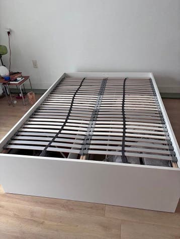 Ikea Brimnes bed 140x200 cm met opberglades (GRATIS)