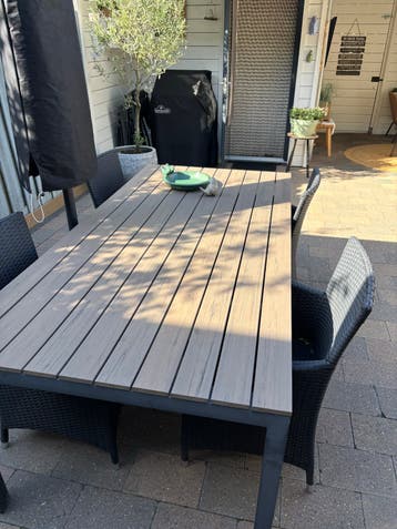 Tuintafel 2.05 x 1 mtr met lichte beschadiging
