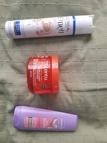 Haarproducten: L'Oréal, Cantu, Andrélon (deels gebruikt)