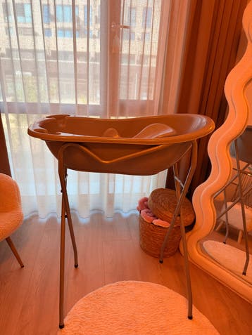 GRATIS Babybadje met standaard en badzitje