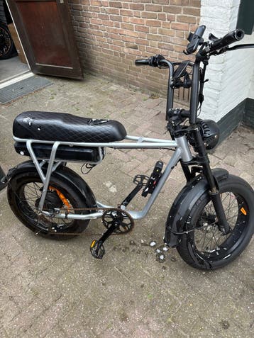 Fatbike EB4 Titanium Grey met extra’s
