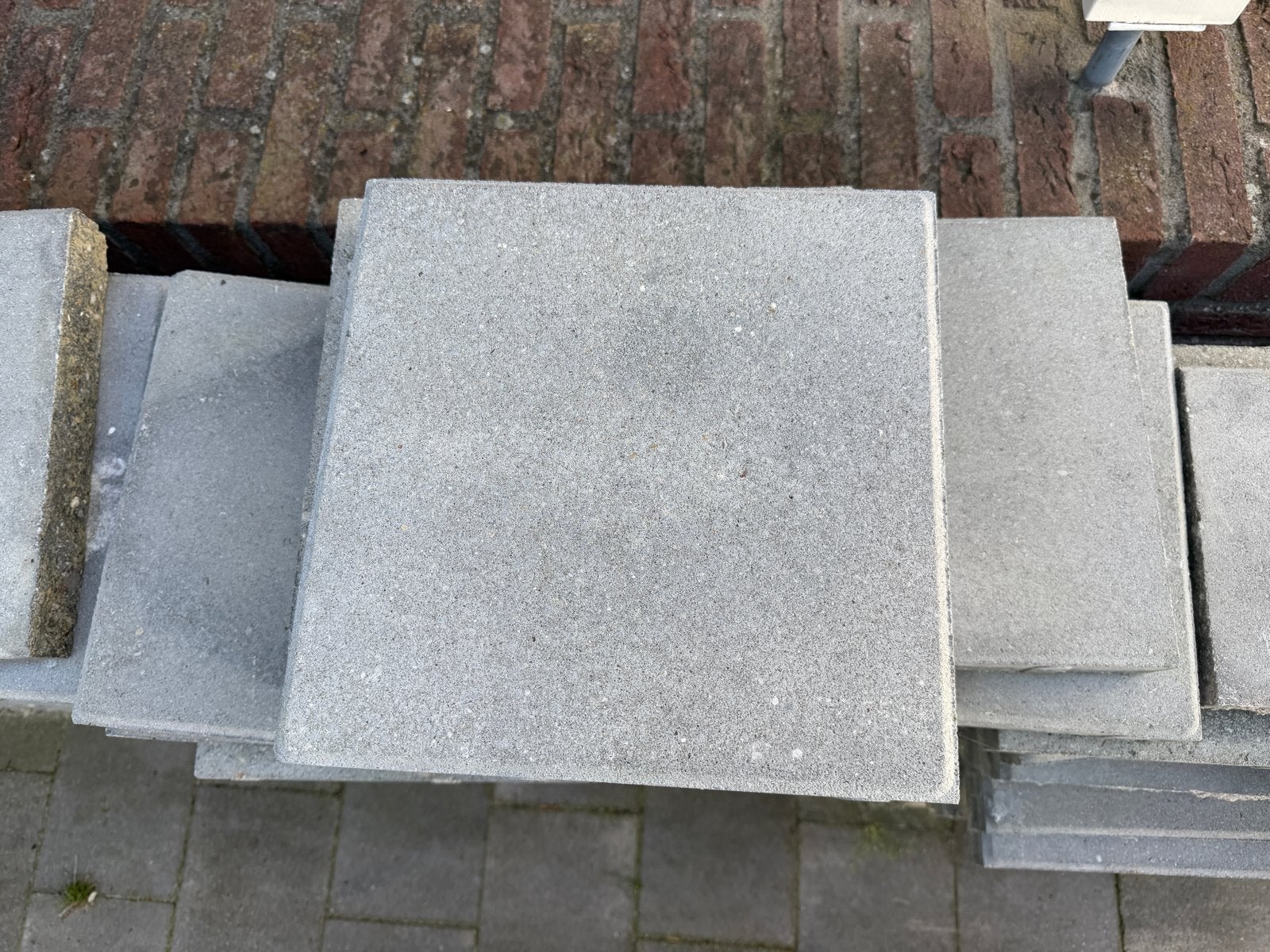 21m2 Betonnen terrastegels - 30x30 (stoeptegels)
