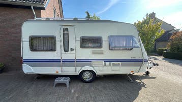 Hobby Excellent 450 UF - 2007, met mover en veel extras