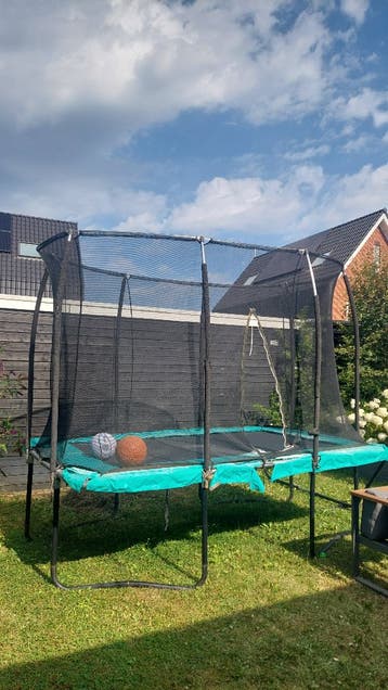 Trampoline