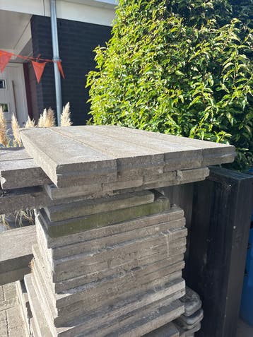 Gebruikte opsluitbanden 15 cm hoog - 8 meter