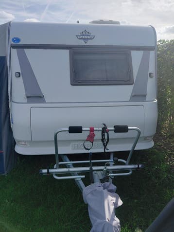4 persoons Hobby 30 Excellent 460 UFE 2001 met mover
