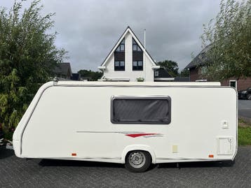 Zeer mooie Trigano Rubis 420 hefdakcaravan