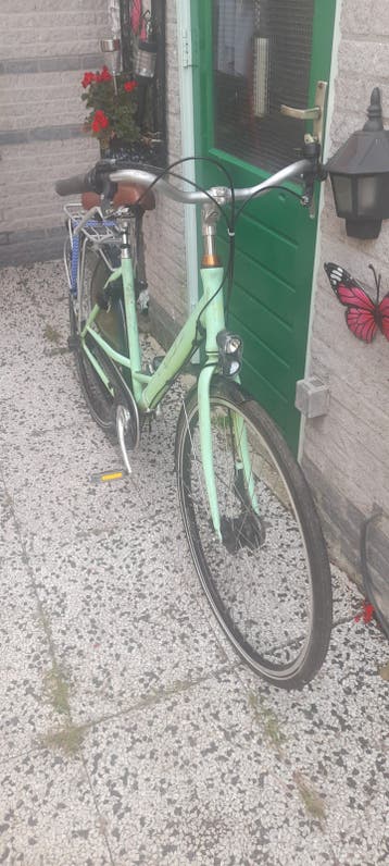 Groene damesfiets met lage instap