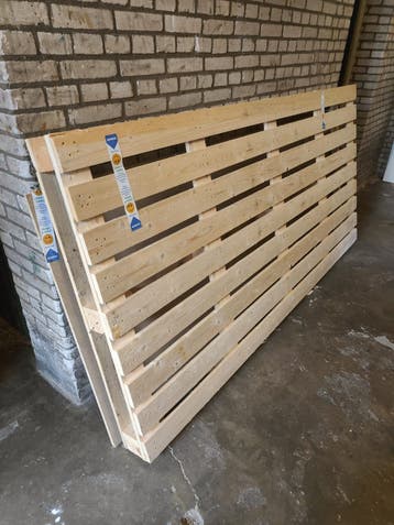 Pallet gratis 1,22 x 2,44