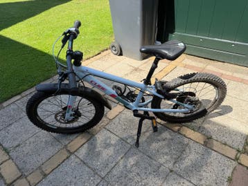 Cube Acid 200 Disc kinderfiets - Zo goed als nieuw