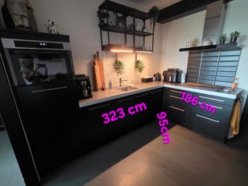Moderne hoekkeuken zonder apparatuur (incl. afzuigkap)