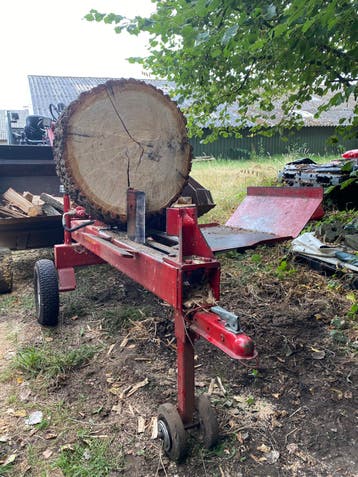 Te huur kloofmachine met bediening