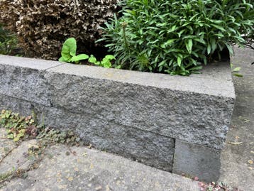 Gratis betonranden 12x15x60 cm voor plantenbakken