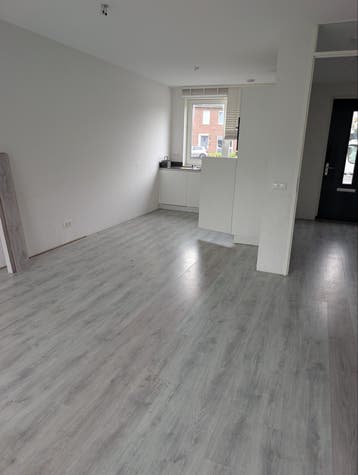 Gratis Laminaatvloer - ca. 40m2 (30m2 zelfde kleur)