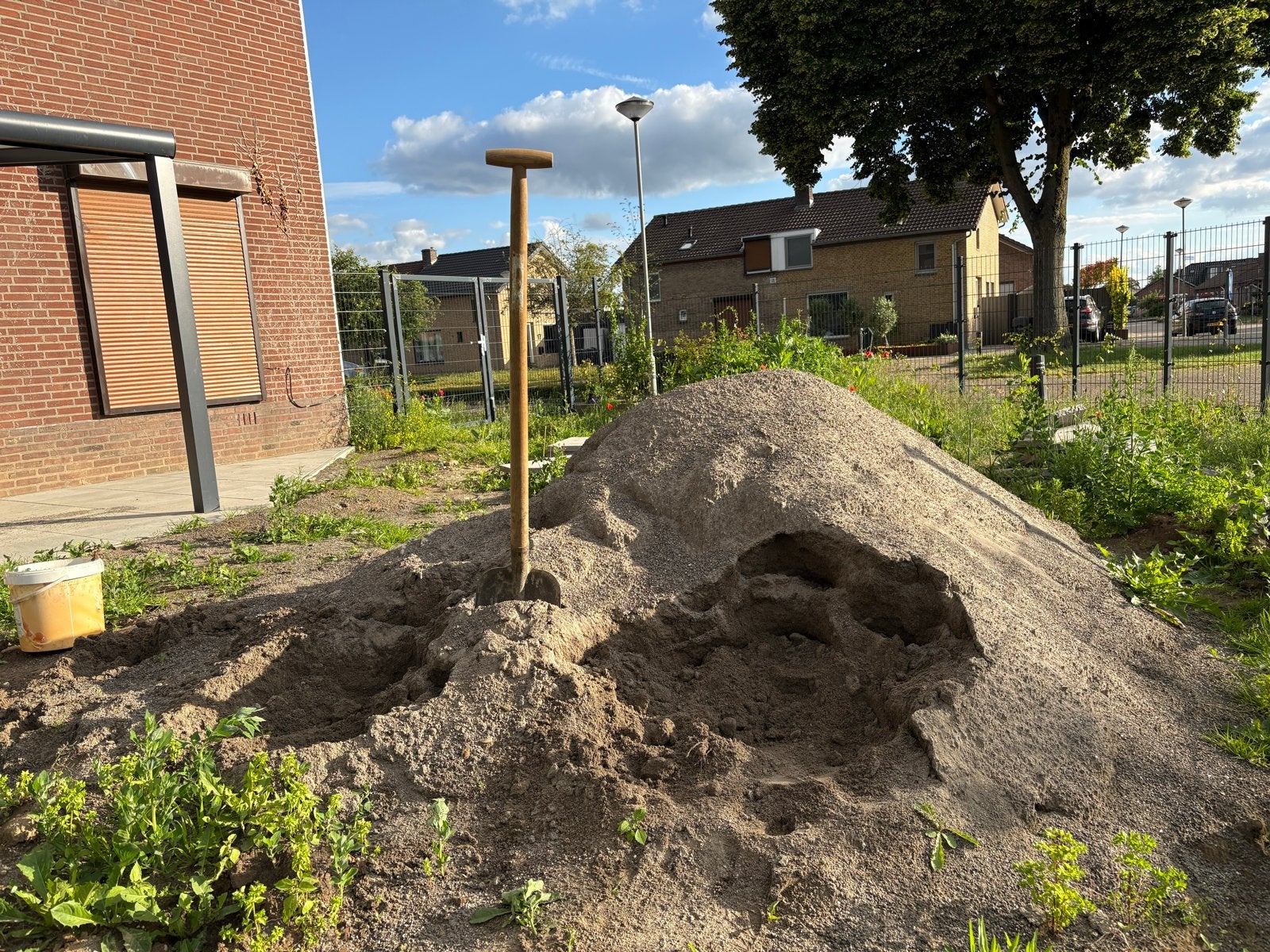 Gratis Ophoogzand/Straatzand/brekerzand af te halen