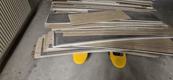 Gratis plm. 25 m2 vinyl laminaat