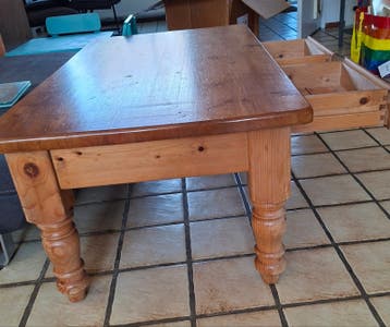 Massief grenen salontafel met lades