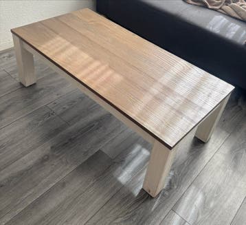Salontafel van eikenhout